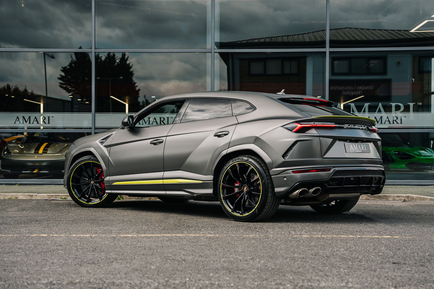 Lamborghini Urus Graphite Capsule Auto