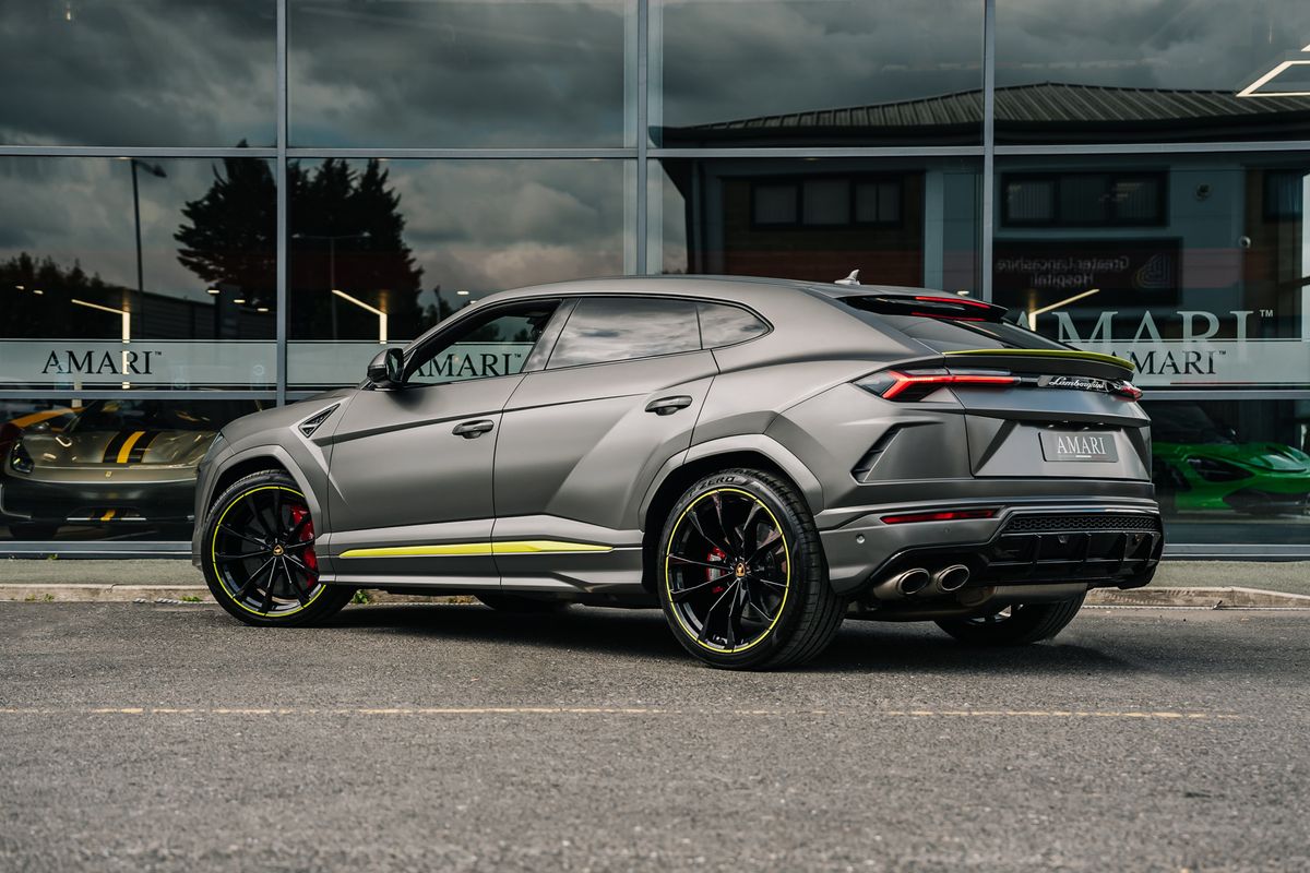 Lamborghini Urus Graphite Capsule Auto
