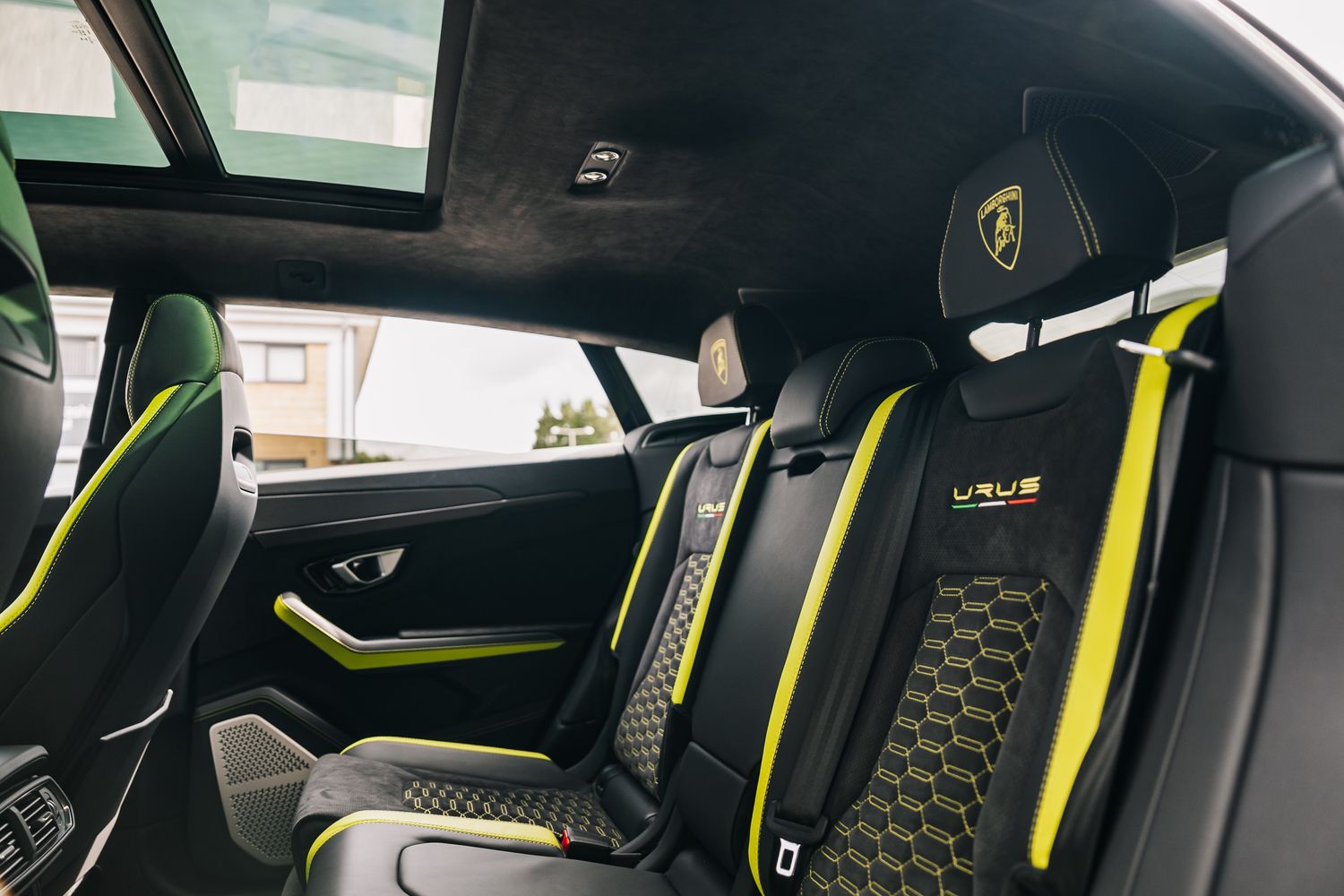 Lamborghini Urus Graphite Capsule Auto