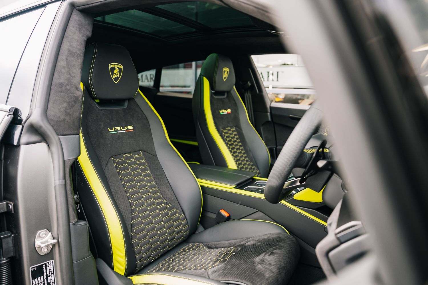 Lamborghini Urus Graphite Capsule Auto
