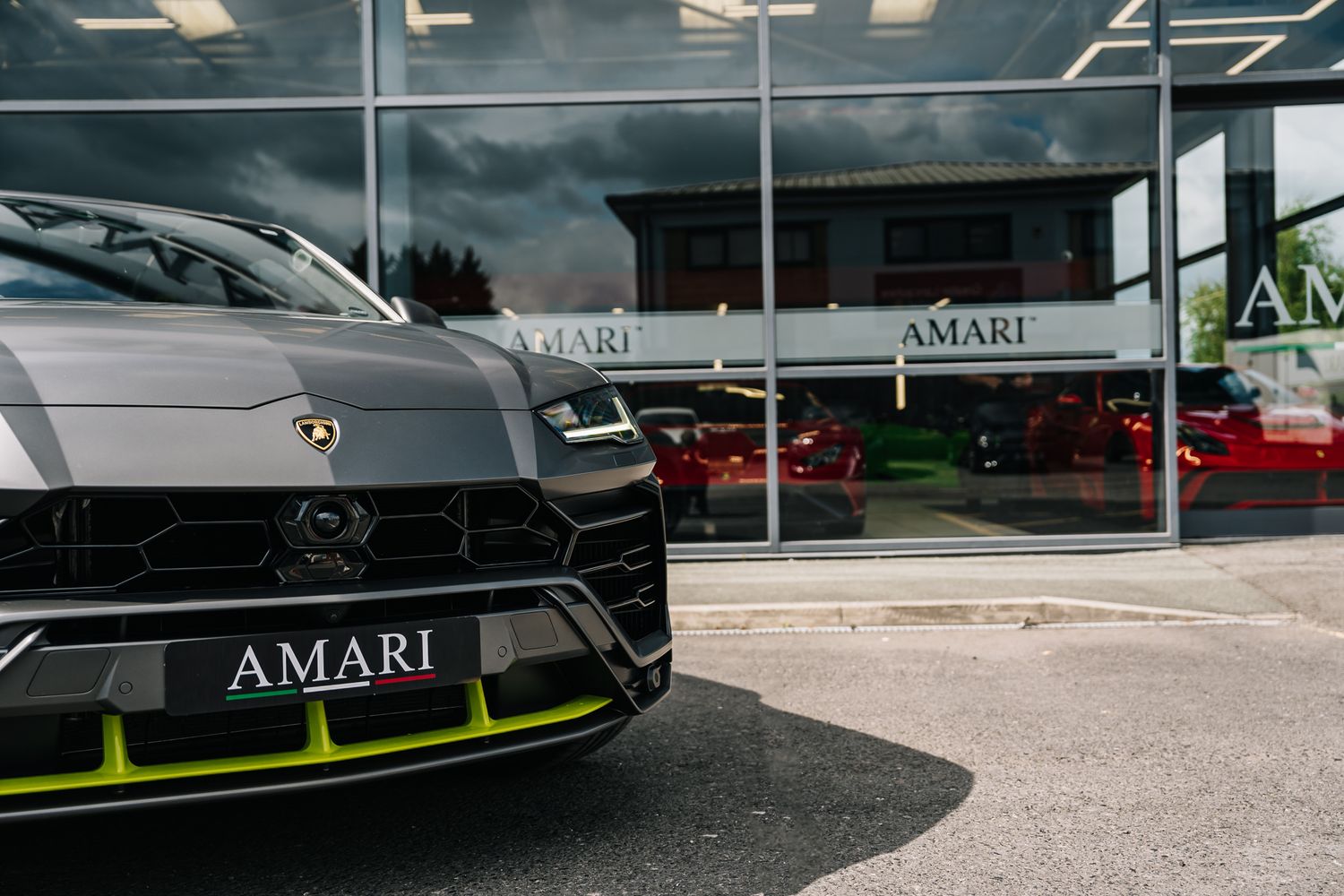 Lamborghini Urus Graphite Capsule Auto