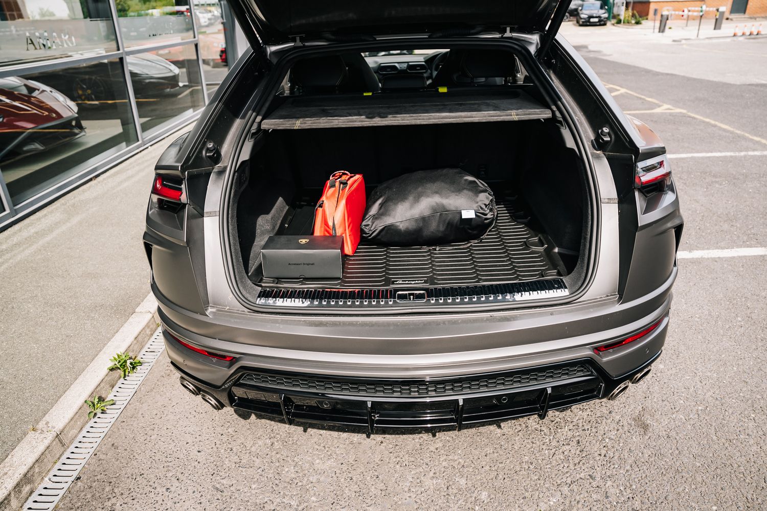 Lamborghini Urus Graphite Capsule Auto