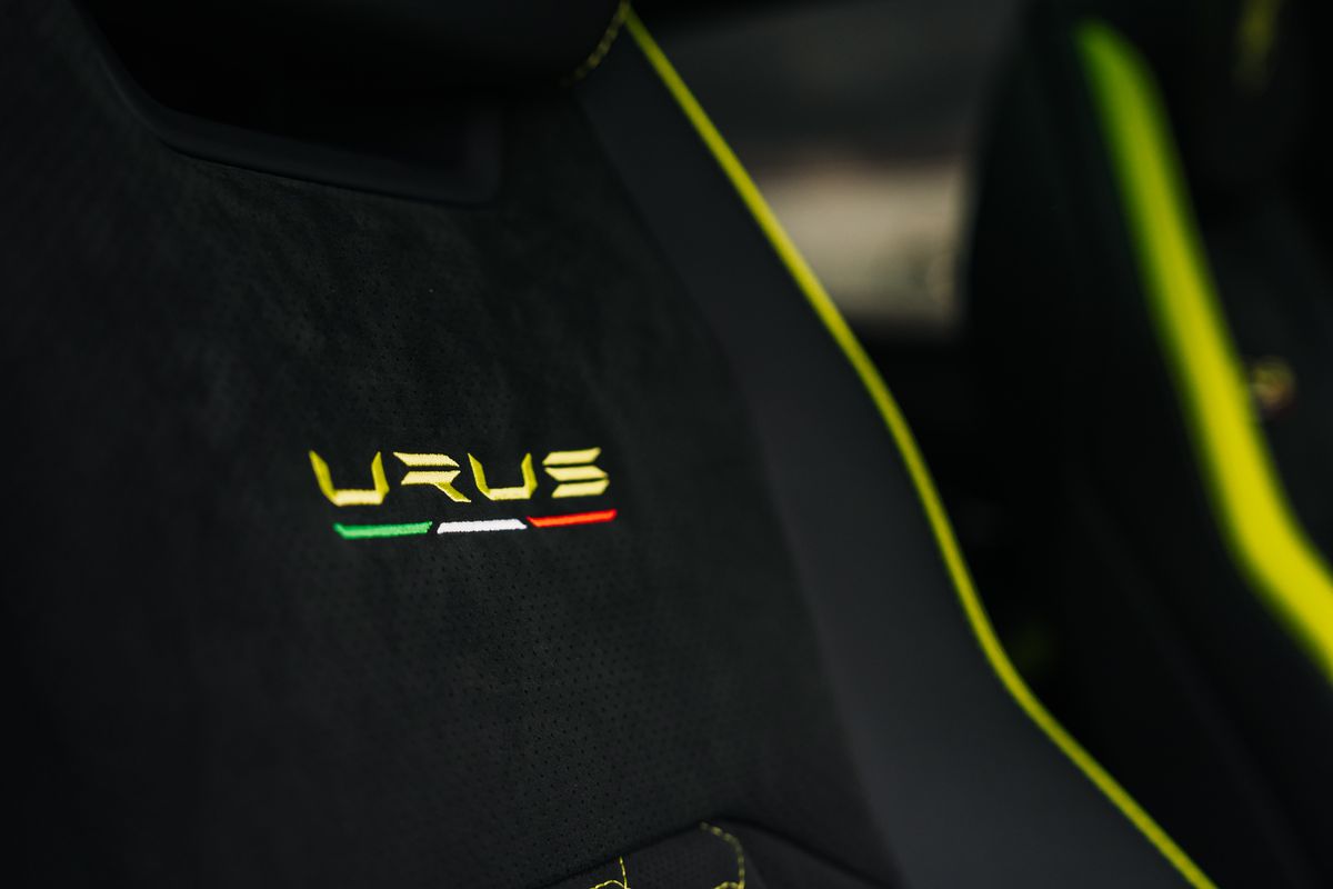 Lamborghini Urus Graphite Capsule Auto