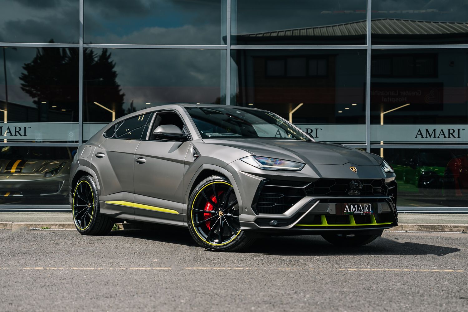 Lamborghini Urus Graphite Capsule Auto