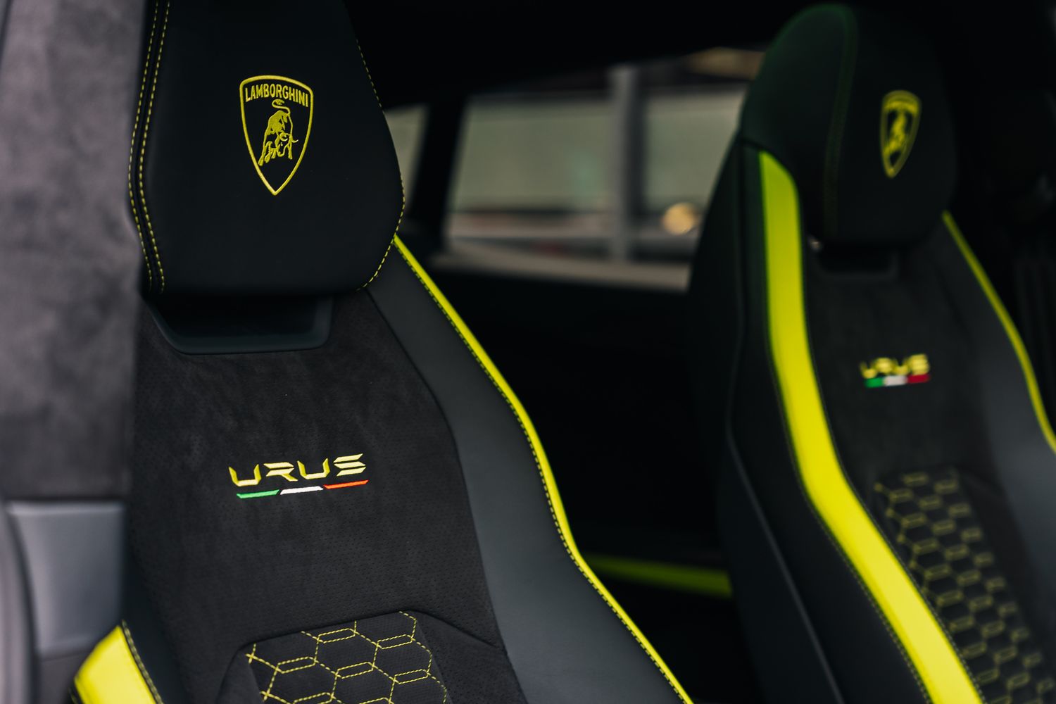 Lamborghini Urus Graphite Capsule Auto