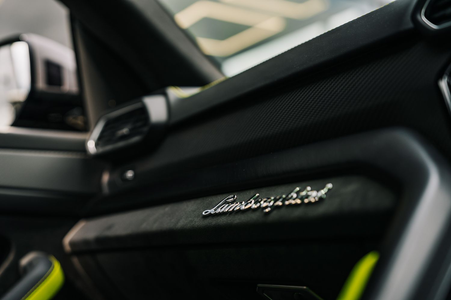 Lamborghini Urus Graphite Capsule Auto