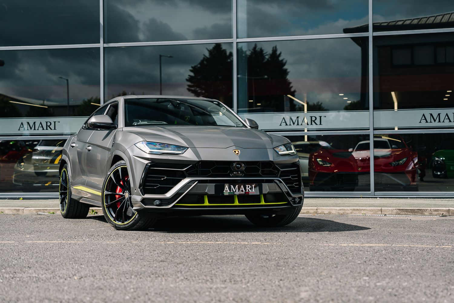 Lamborghini Urus Graphite Capsule Auto