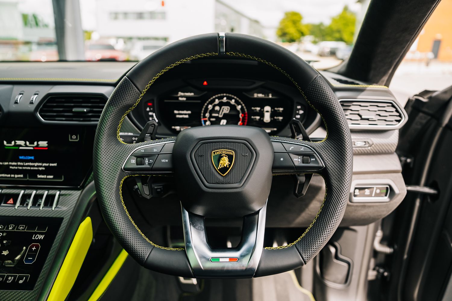 Lamborghini Urus Graphite Capsule Auto