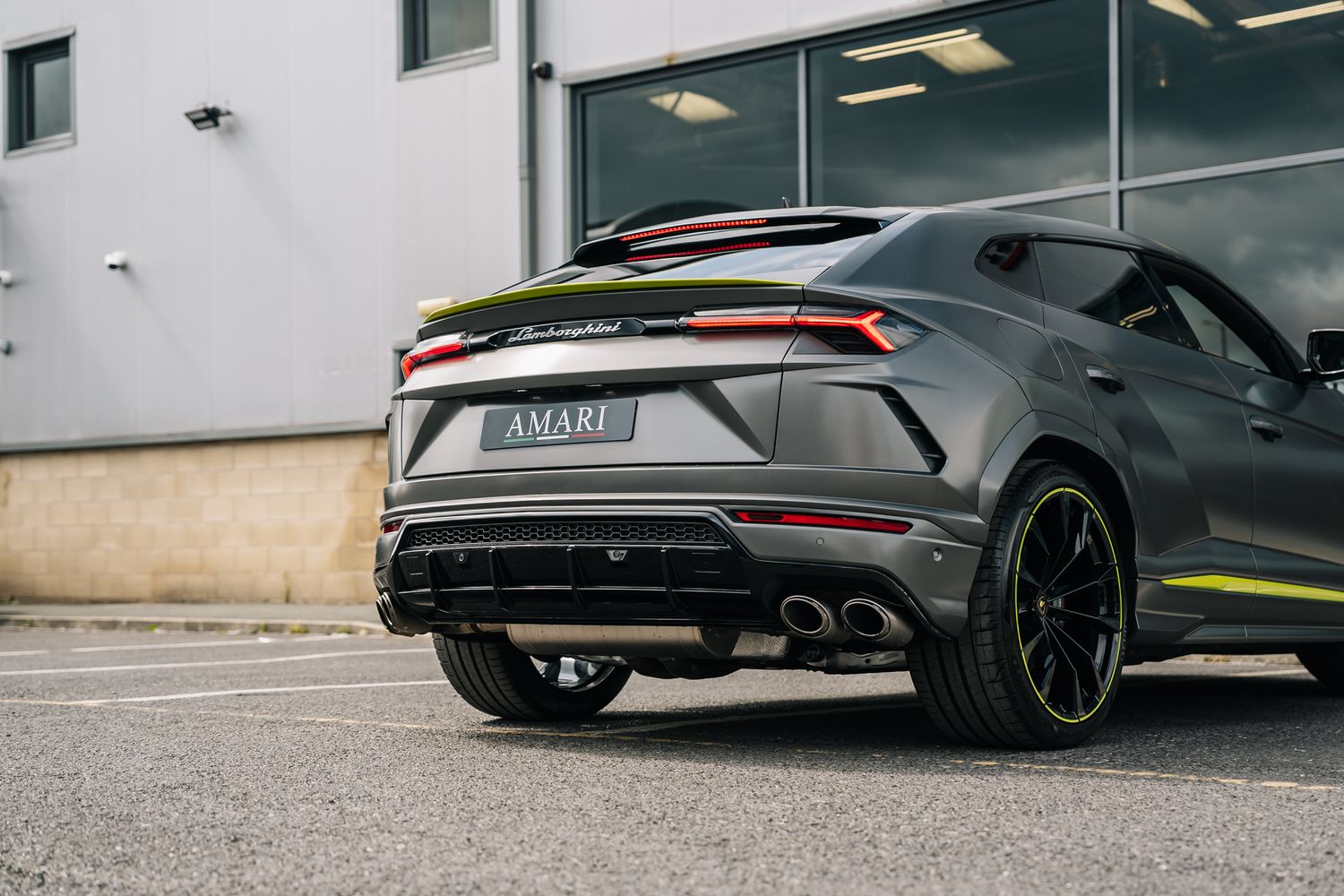 Lamborghini Urus Graphite Capsule Auto
