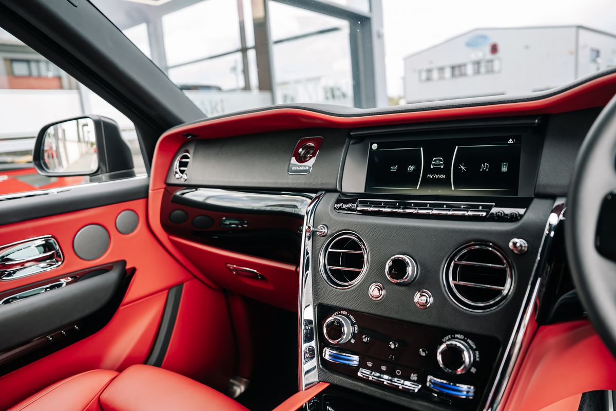 Rolls Royce Cullinan V12 Auto