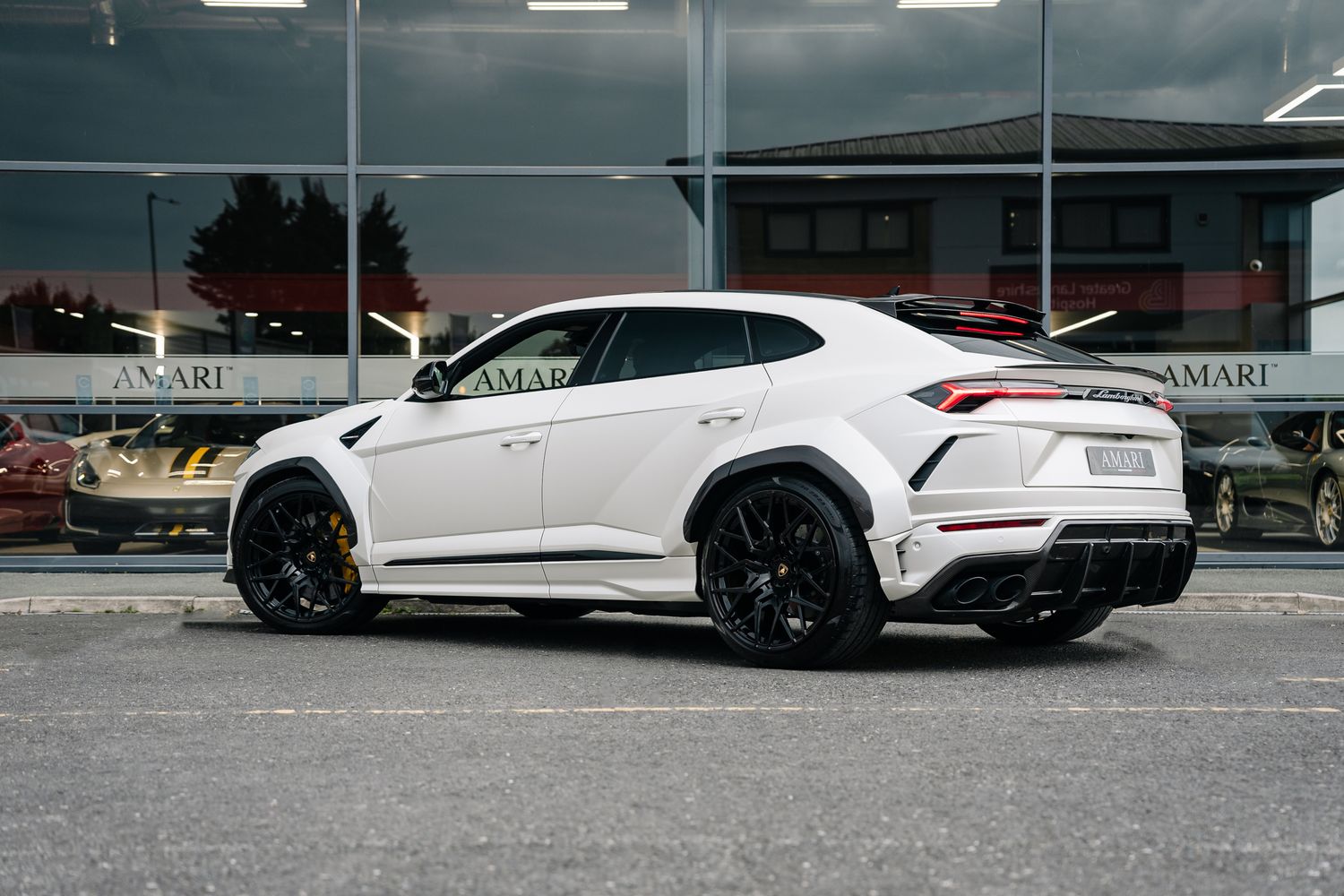 Lamborghini Urus V8