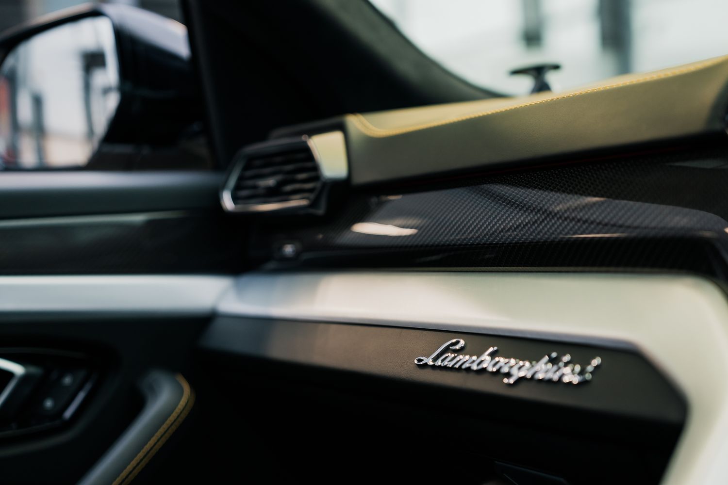 Lamborghini Urus V8