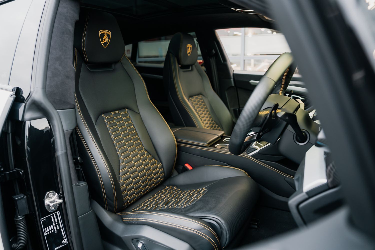 Lamborghini Urus V8