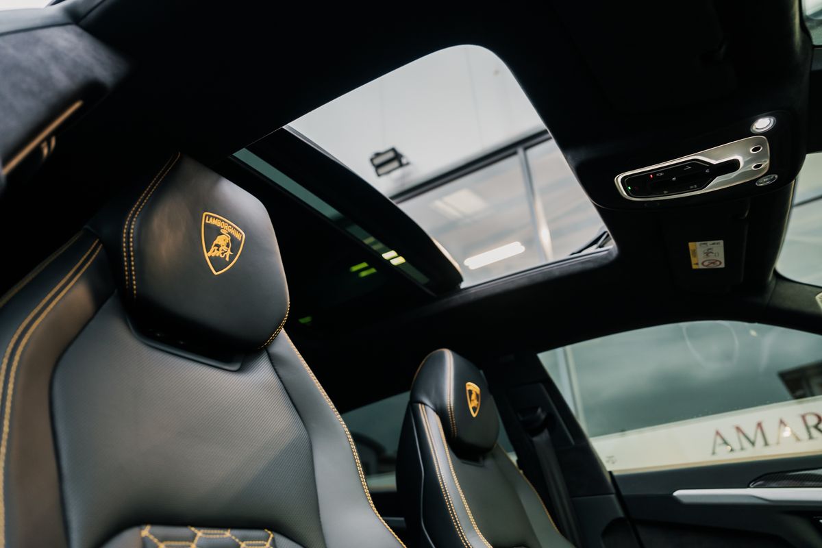 Lamborghini Urus V8