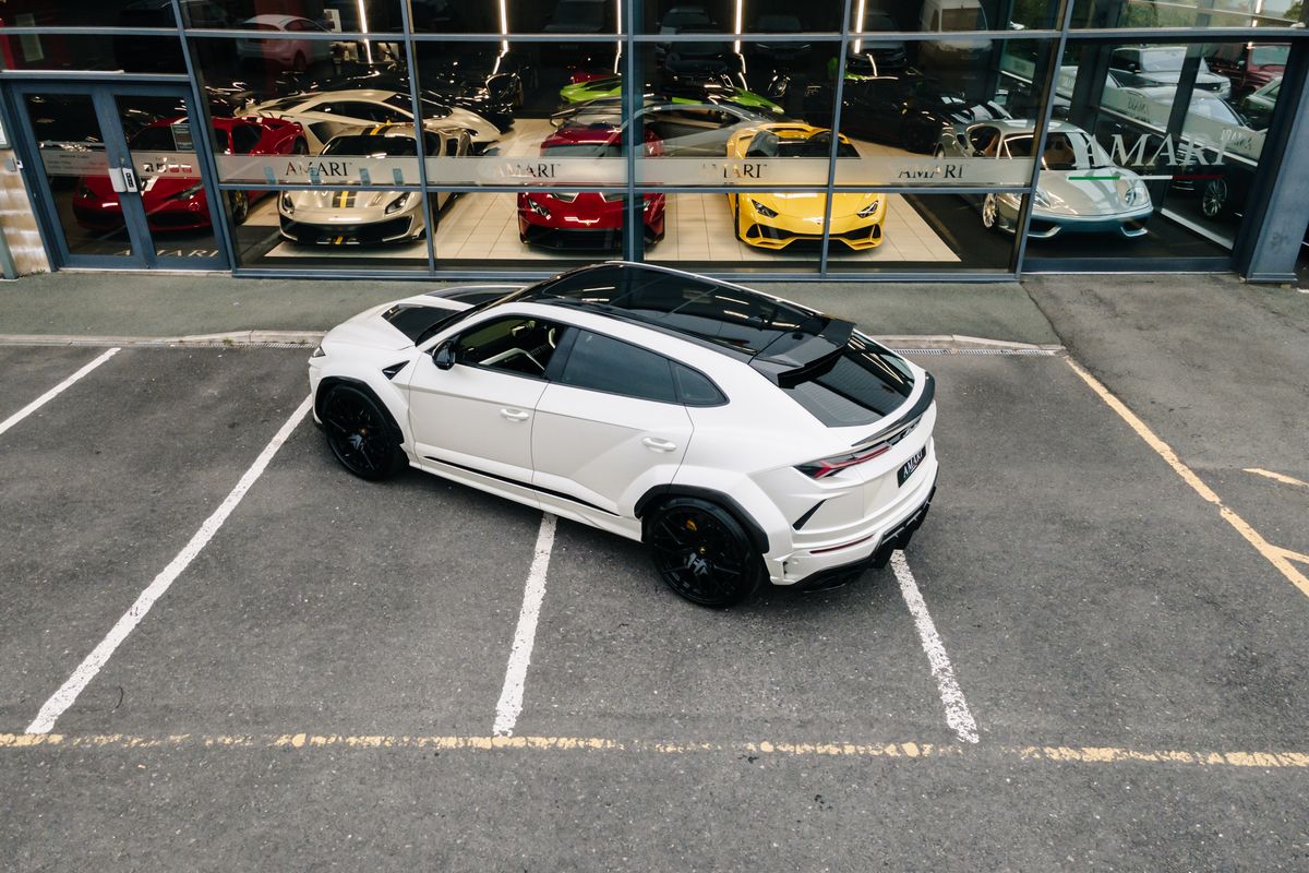 Lamborghini Urus V8