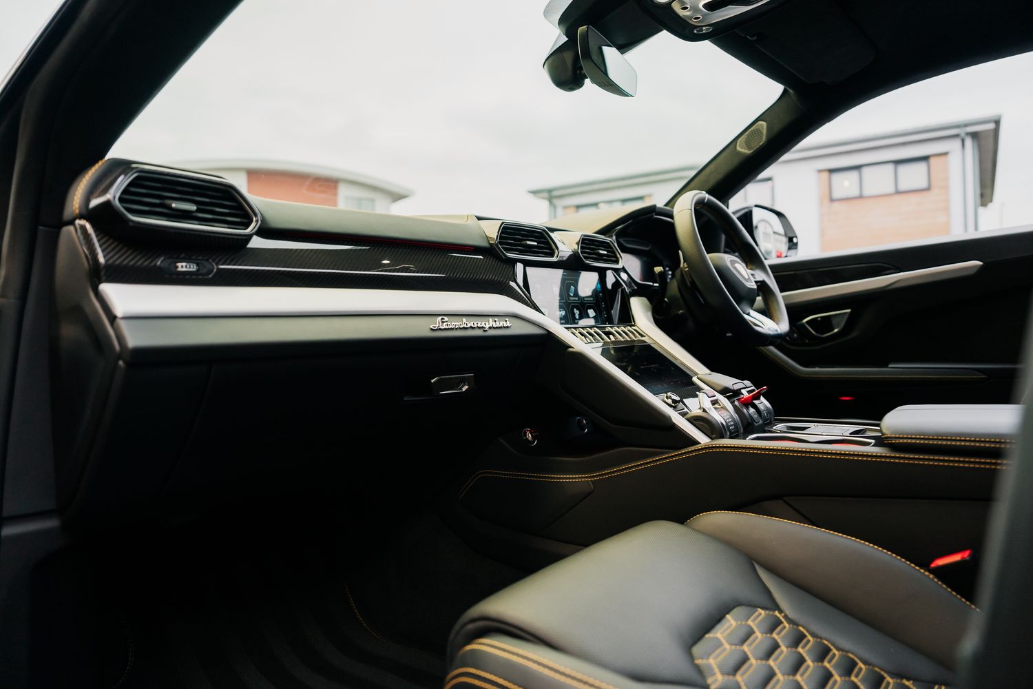 Lamborghini Urus V8