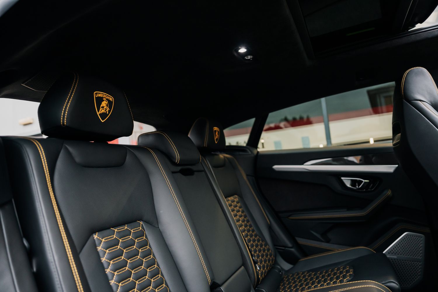 Lamborghini Urus V8