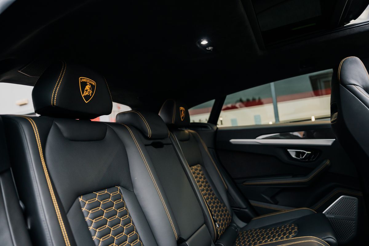 Lamborghini Urus V8