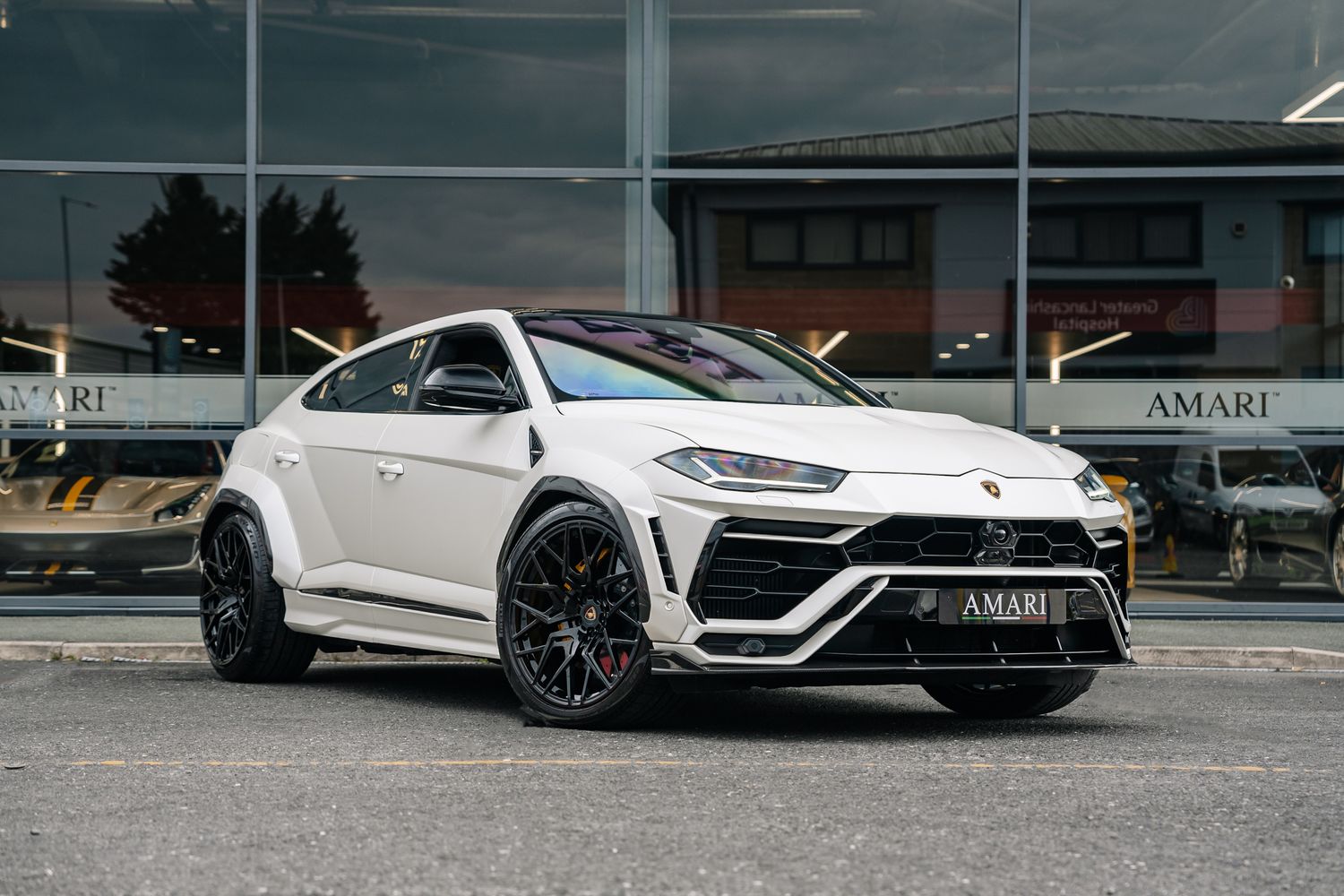 Lamborghini Urus V8