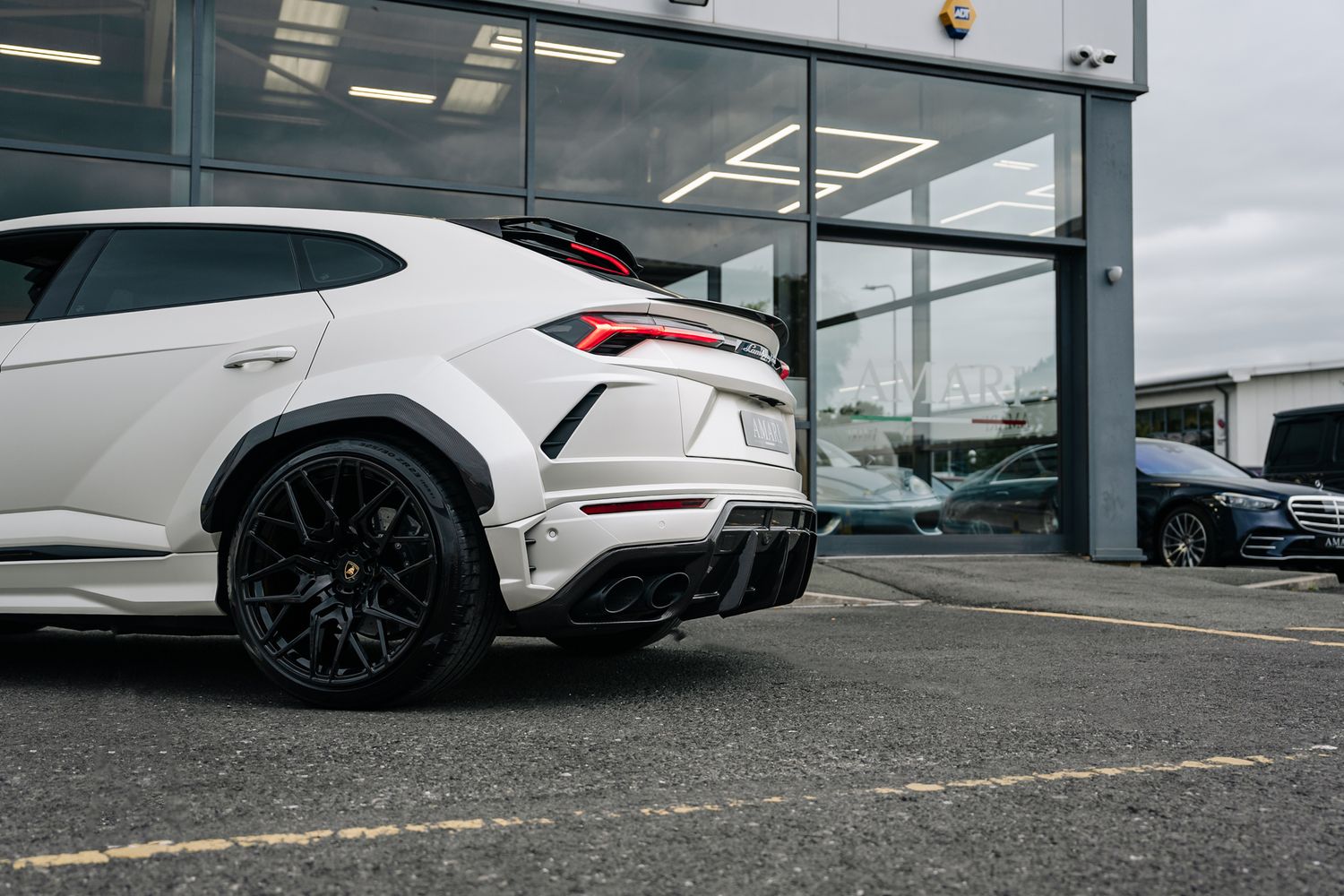 Lamborghini Urus V8