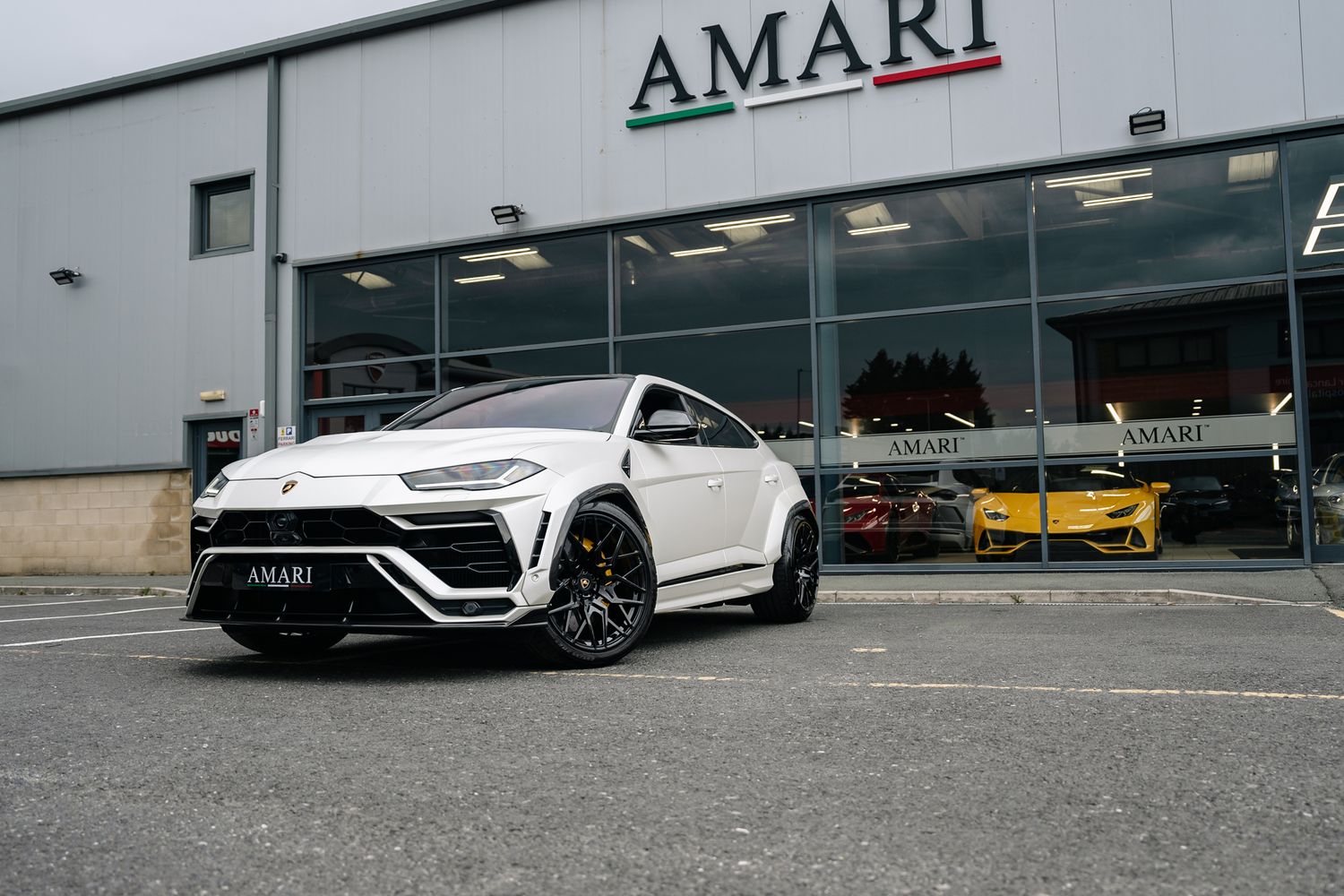 Lamborghini Urus V8