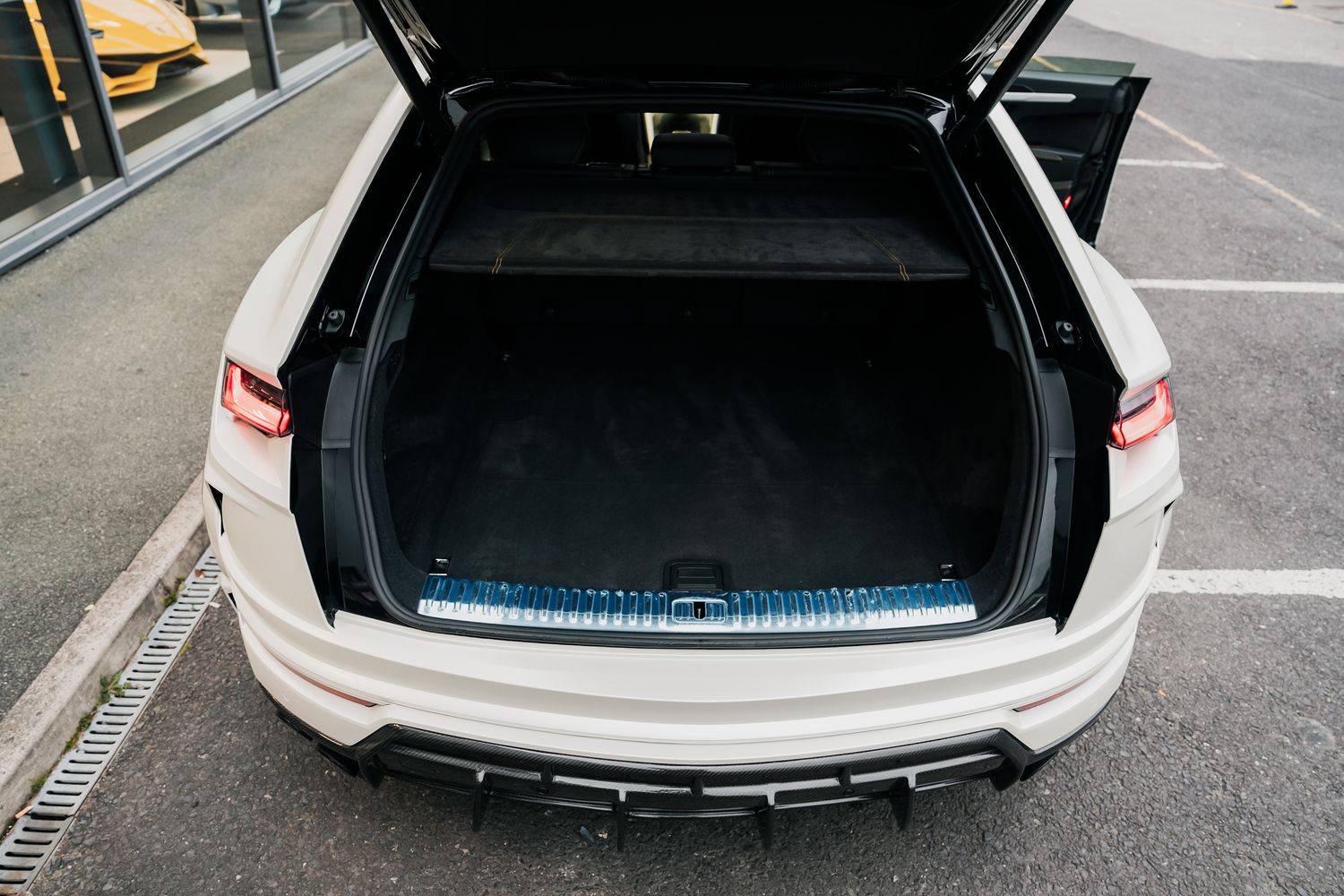 Lamborghini Urus V8
