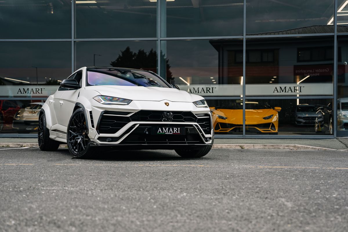 Lamborghini Urus V8