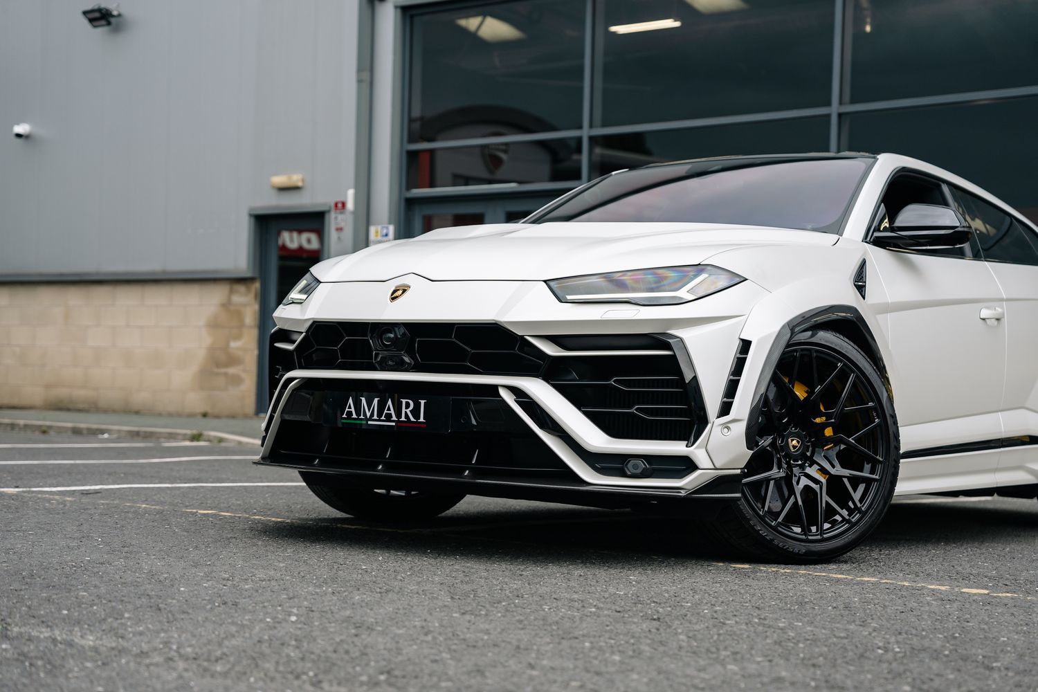 Lamborghini Urus V8