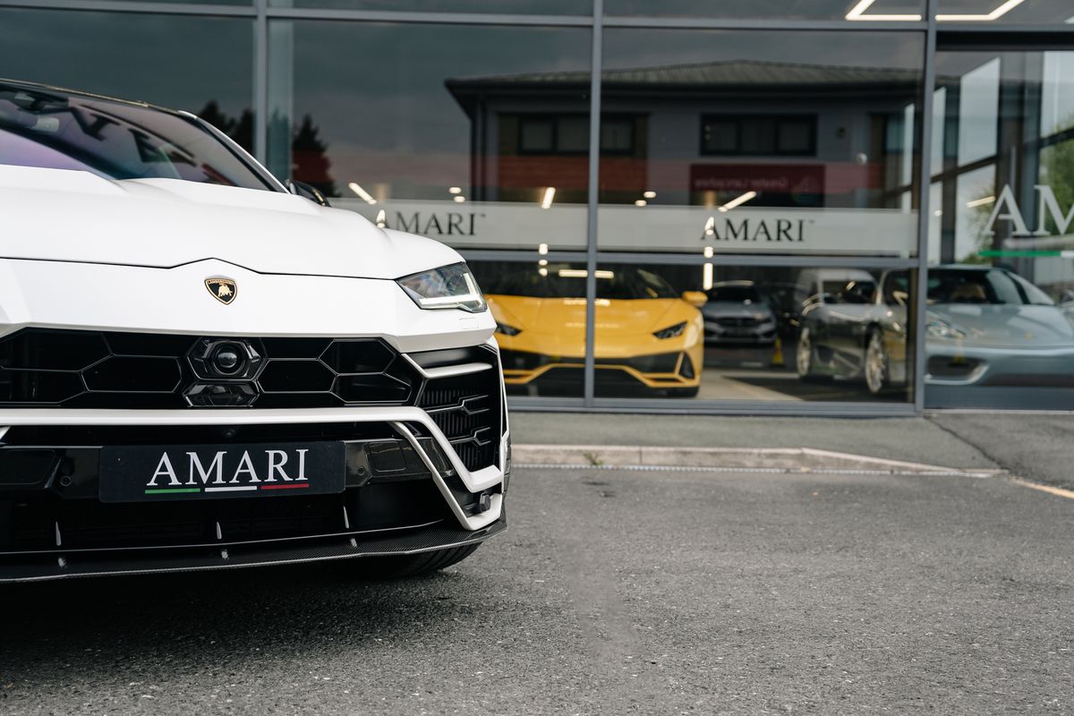 Lamborghini Urus V8