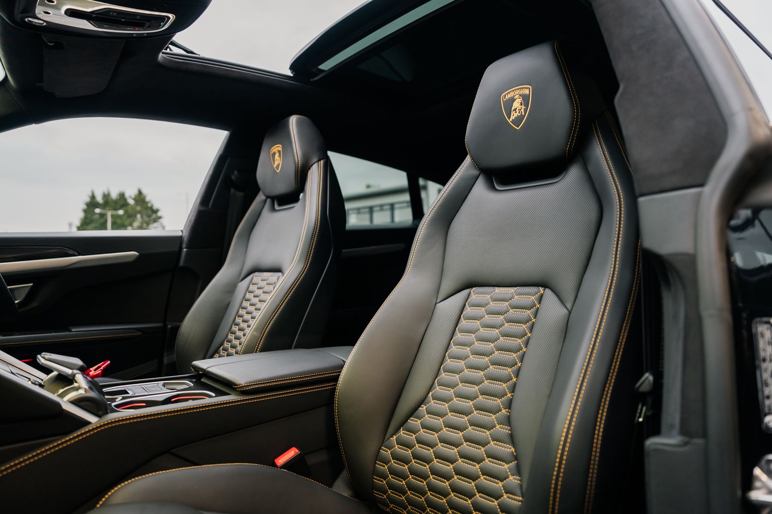 Lamborghini Urus V8