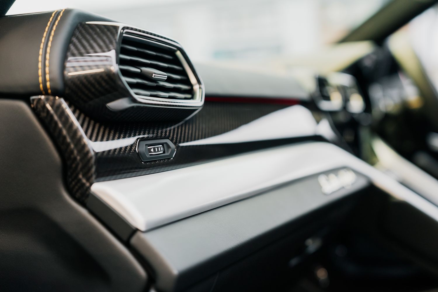 Lamborghini Urus V8