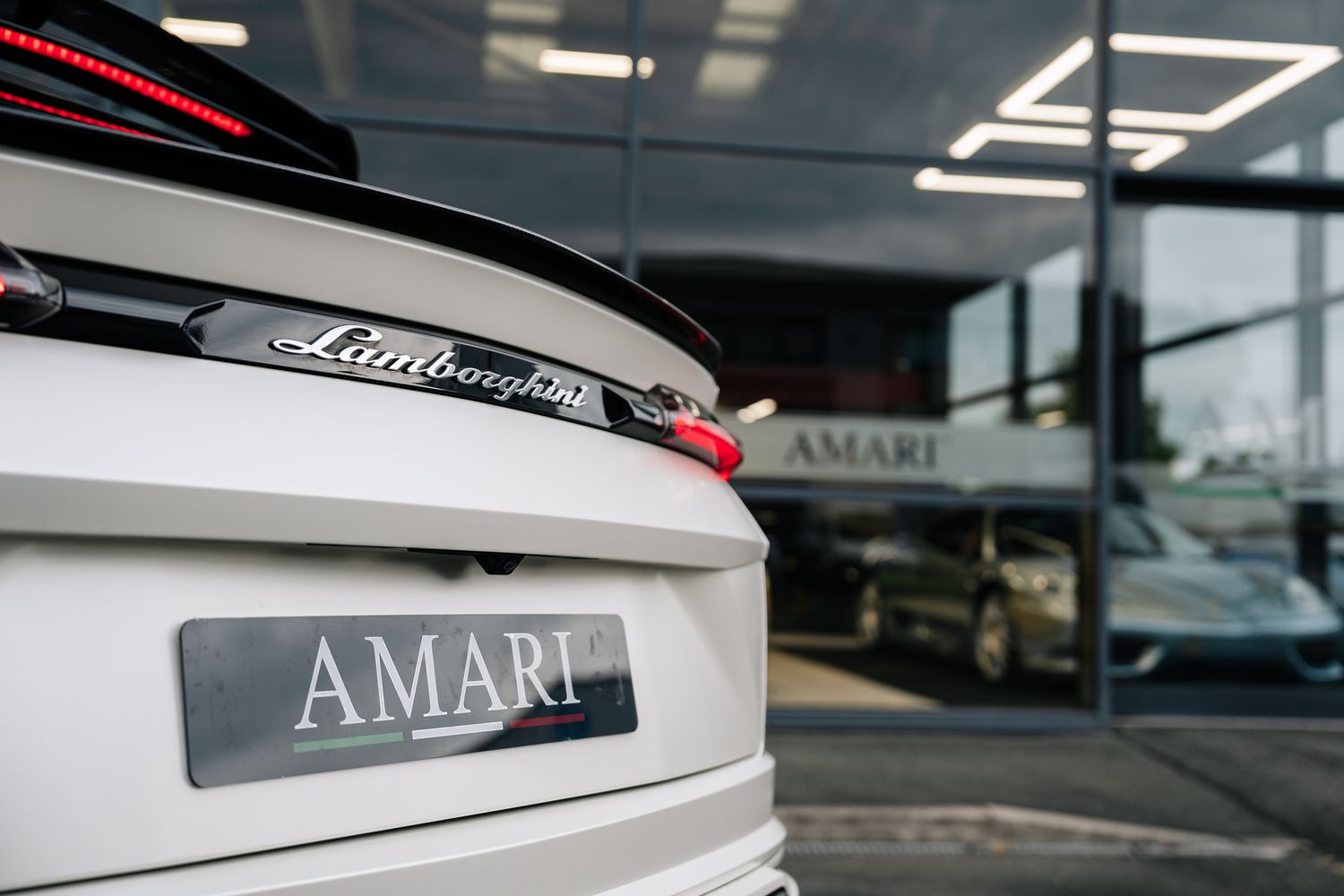 Lamborghini Urus V8