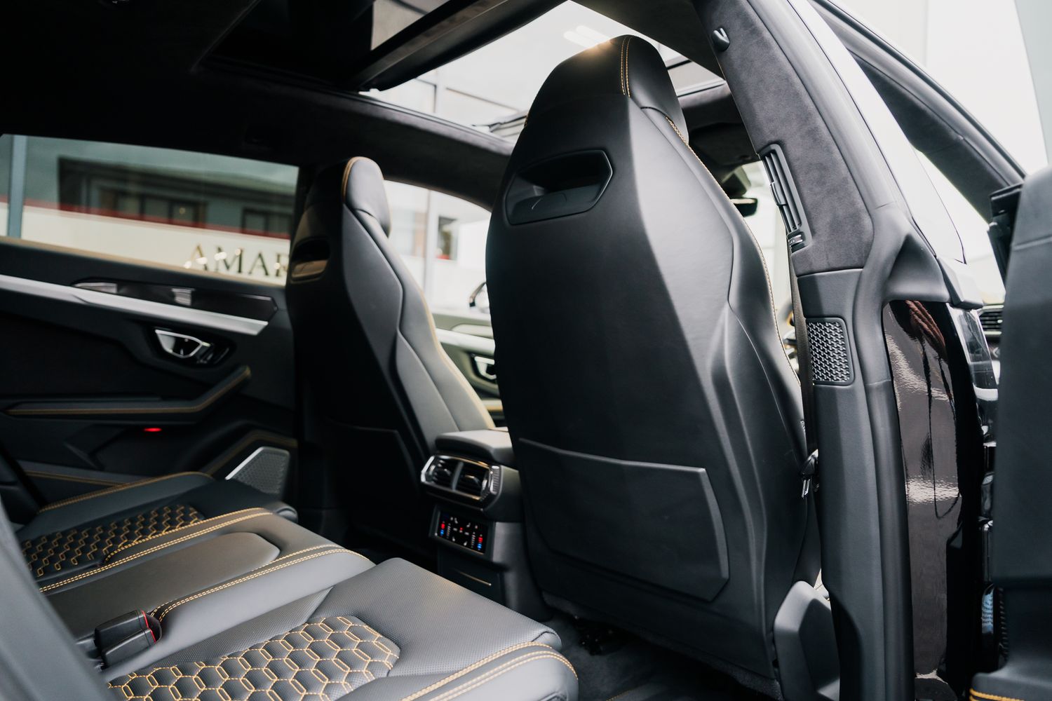 Lamborghini Urus V8