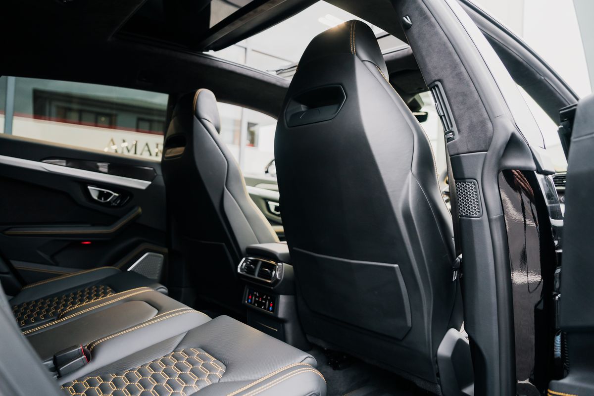 Lamborghini Urus V8