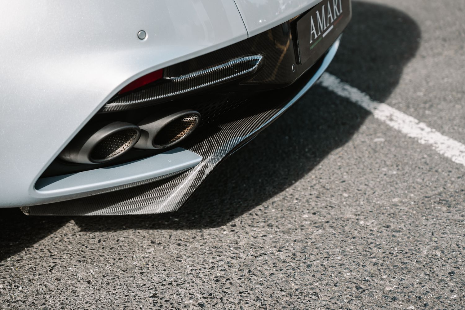 Aston Martin DBS Superleggera V12 Auto