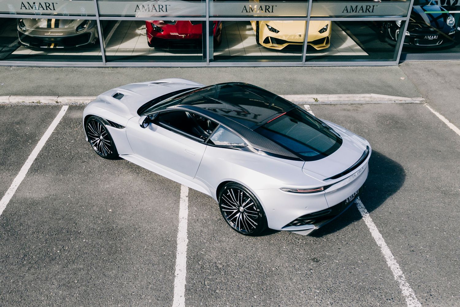 Aston Martin DBS Superleggera V12 Auto