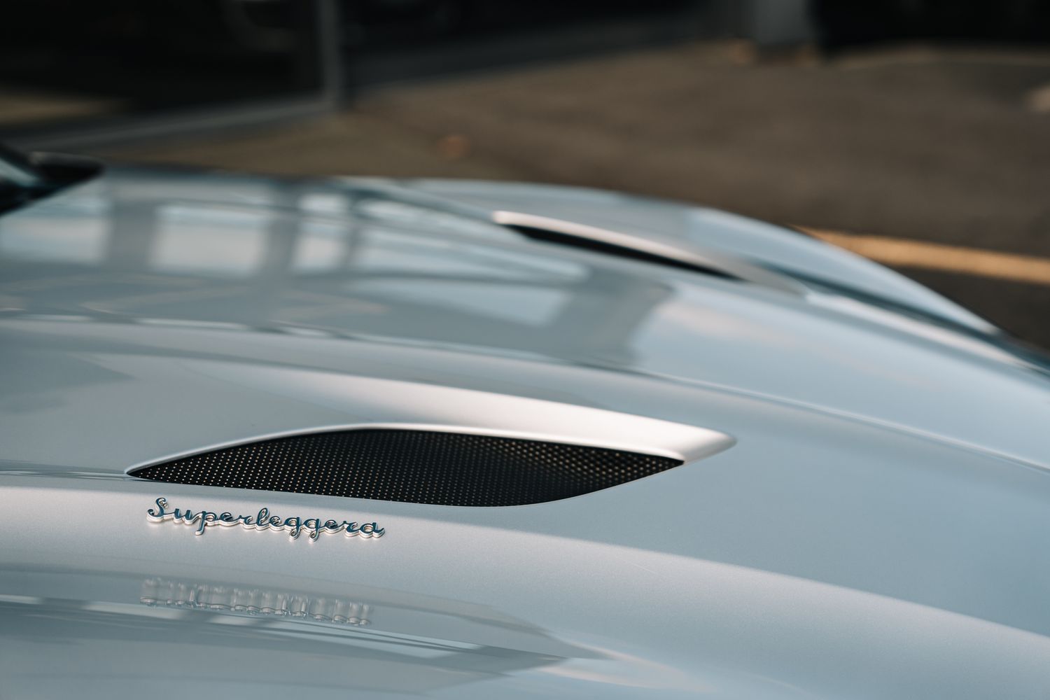 Aston Martin DBS Superleggera V12 Auto