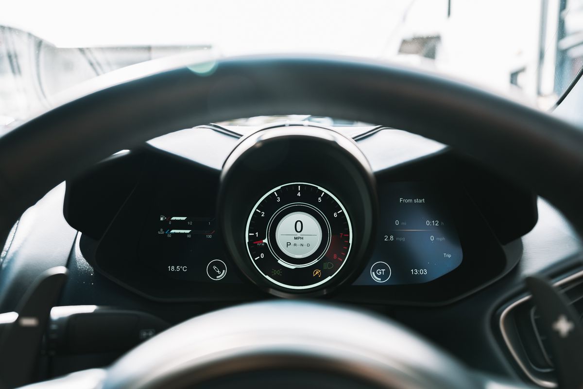 Aston Martin DBS Superleggera V12 Auto