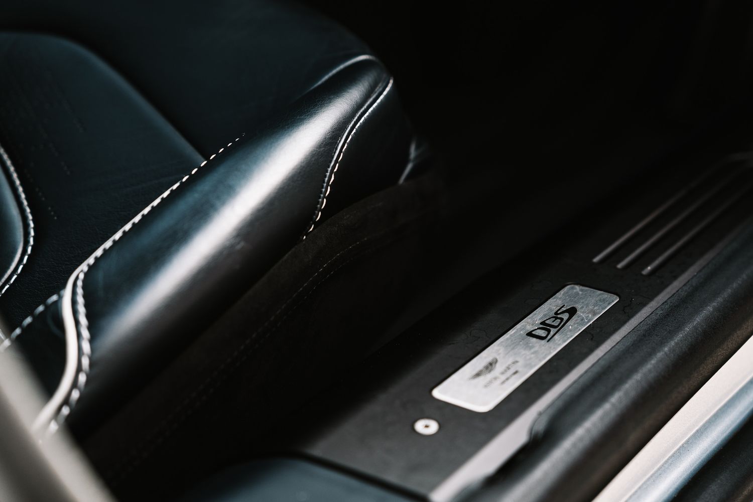 Aston Martin DBS Superleggera V12 Auto