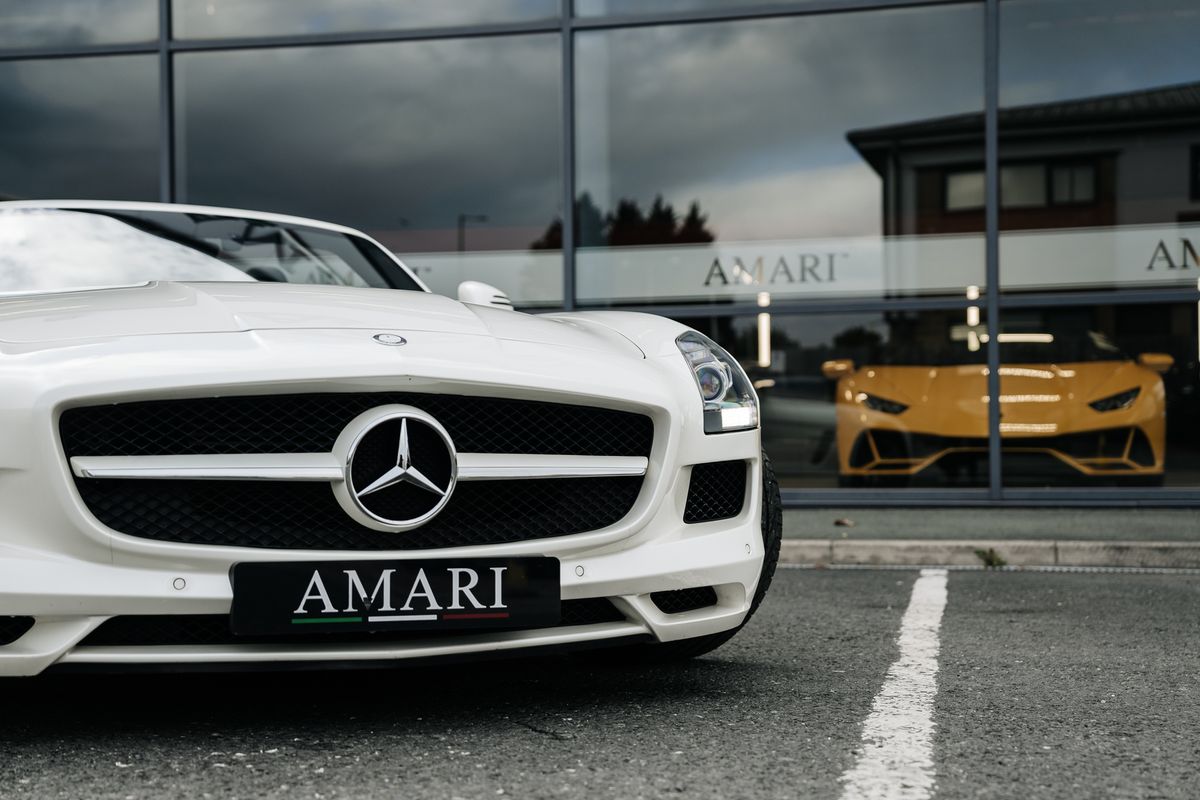 Mercedes-Benz SLS 63 AMG Roadster Auto
