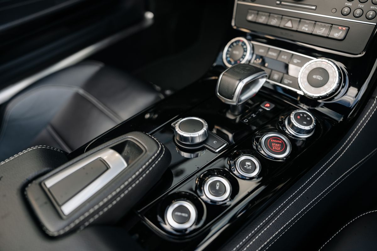 Mercedes-Benz SLS 63 AMG Roadster Auto