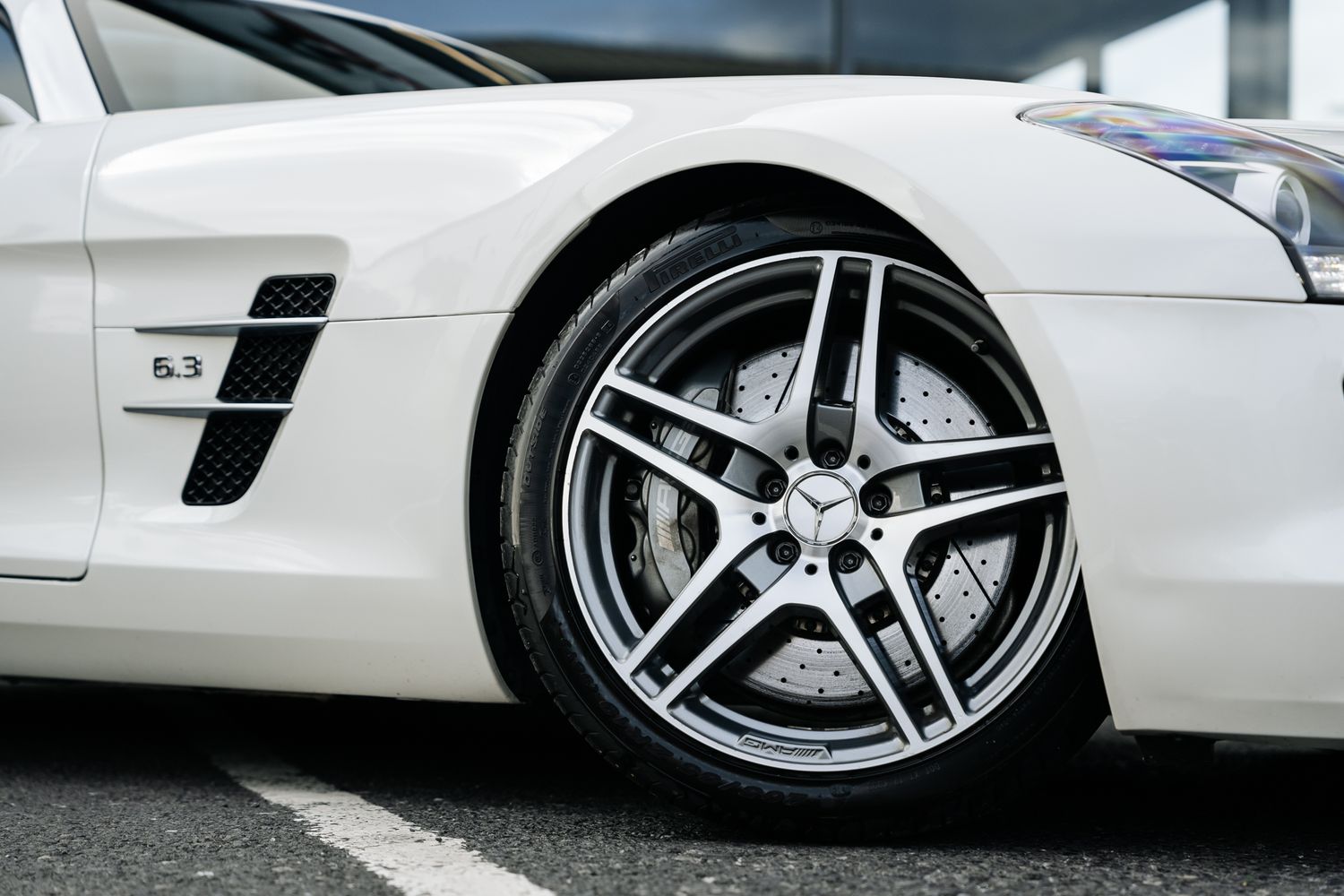 Mercedes-Benz SLS 63 AMG Roadster Auto