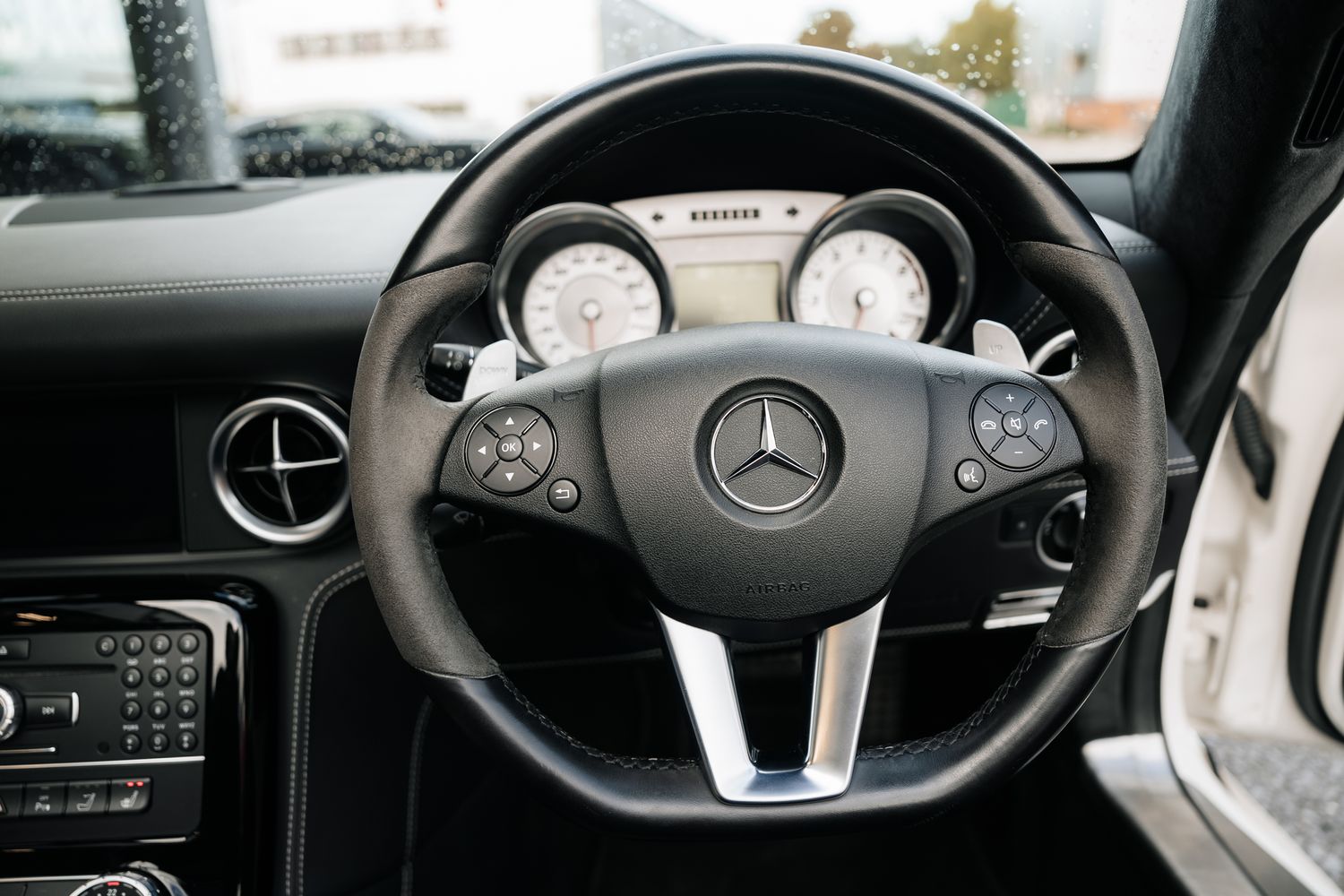 Mercedes-Benz SLS 63 AMG Roadster Auto