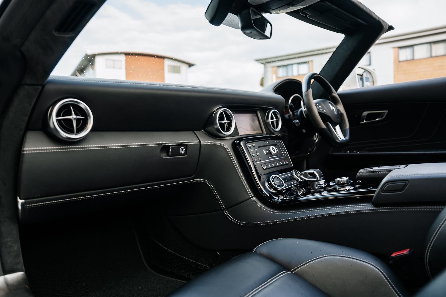 Mercedes-Benz SLS 63 AMG Roadster Auto