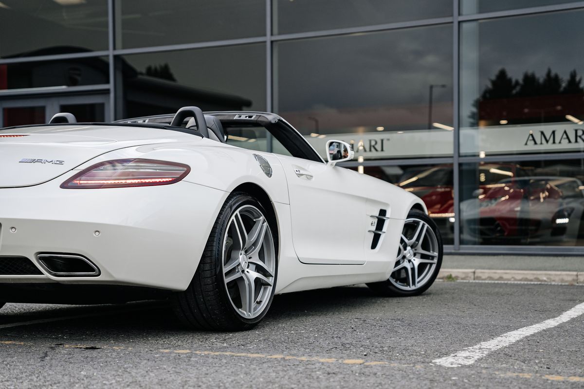 Mercedes-Benz SLS 63 AMG Roadster Auto