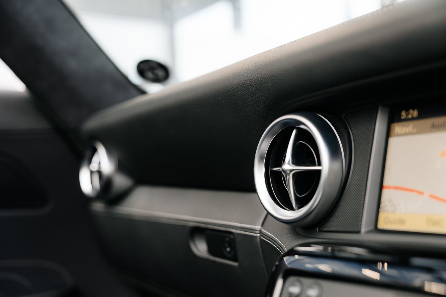 Mercedes-Benz SLS 63 AMG Roadster Auto
