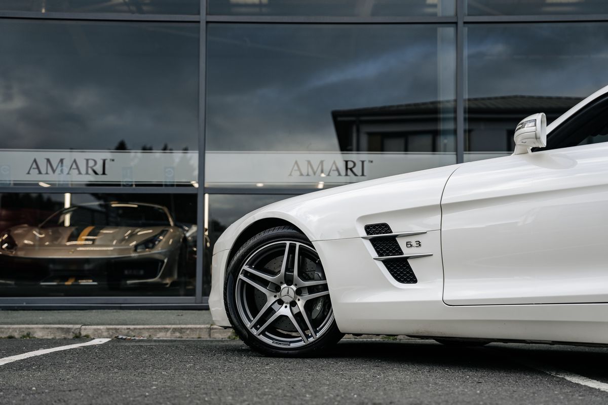 Mercedes-Benz SLS 63 AMG Roadster Auto