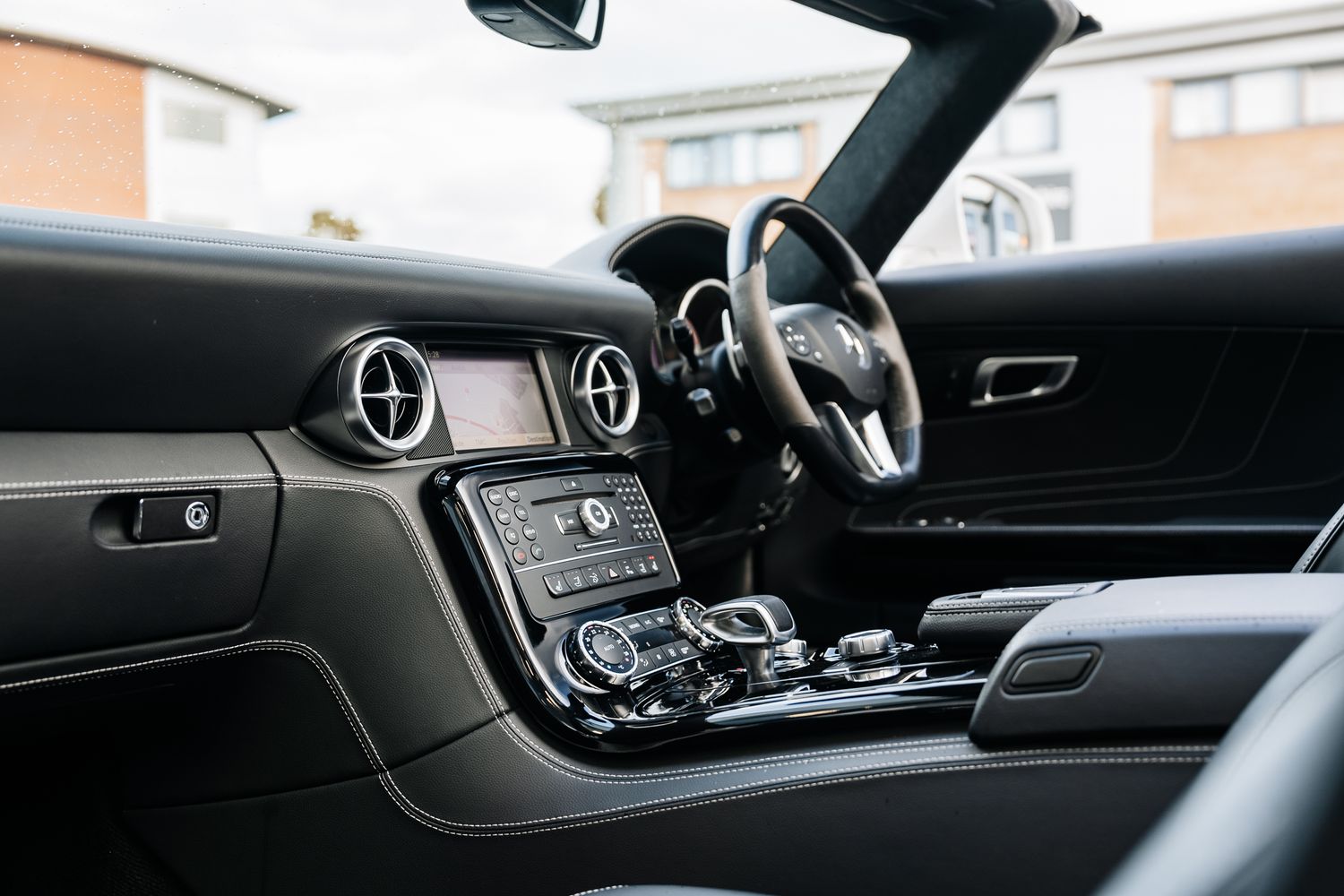 Mercedes-Benz SLS 63 AMG Roadster Auto