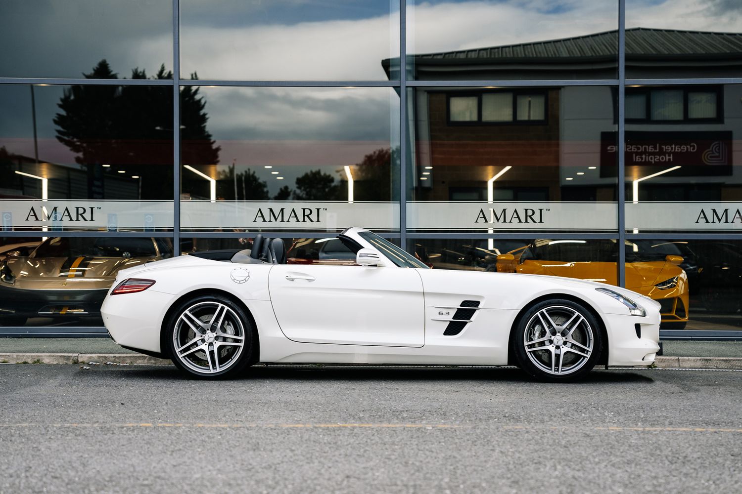 Mercedes-Benz SLS 63 AMG Roadster Auto