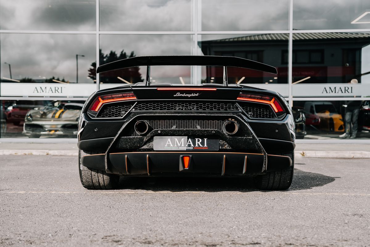 Lamborghini Huracan Performante LP640-4